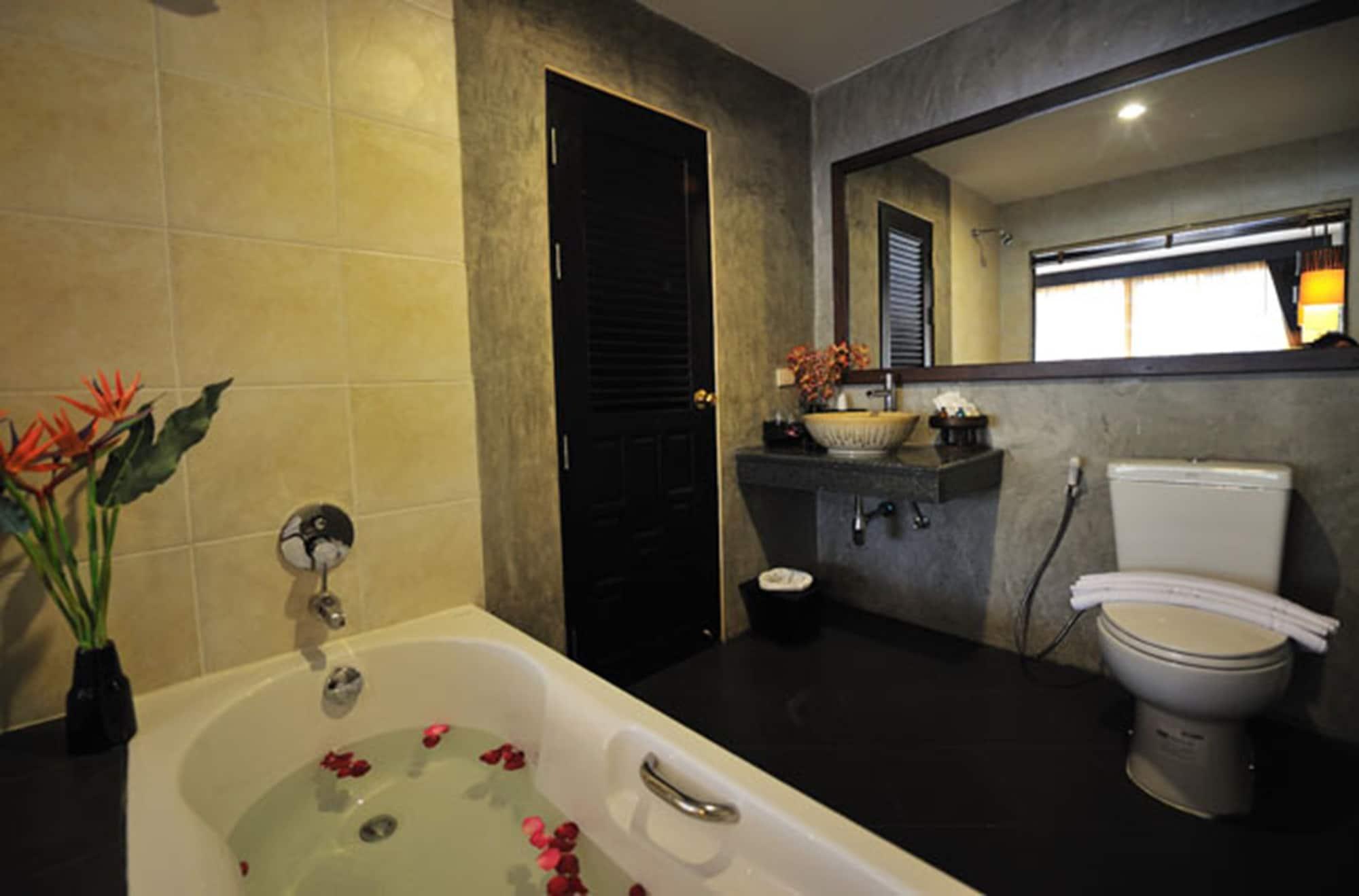 Siralanna Hotel Patong Ngoại thất bức ảnh